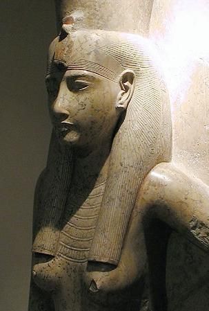 10_luxor_museum_-_mut_-_dated_19_dynasty_c_1279_to_1213_bc.jpg
